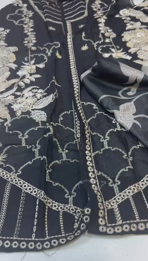 (A)Binilyas embroided lawn (3pc)(unstitch new collection)