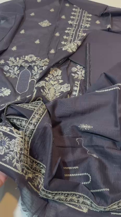 Sana Safinaz 3-Piece Unstitched Lawn Suit | Printed Shirt, Dupatta & Trouser
